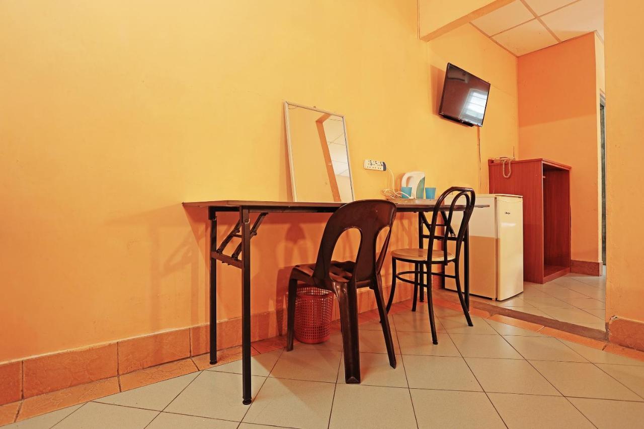 Oyo 90598 Living House C0 Hotel Kuching Exterior foto